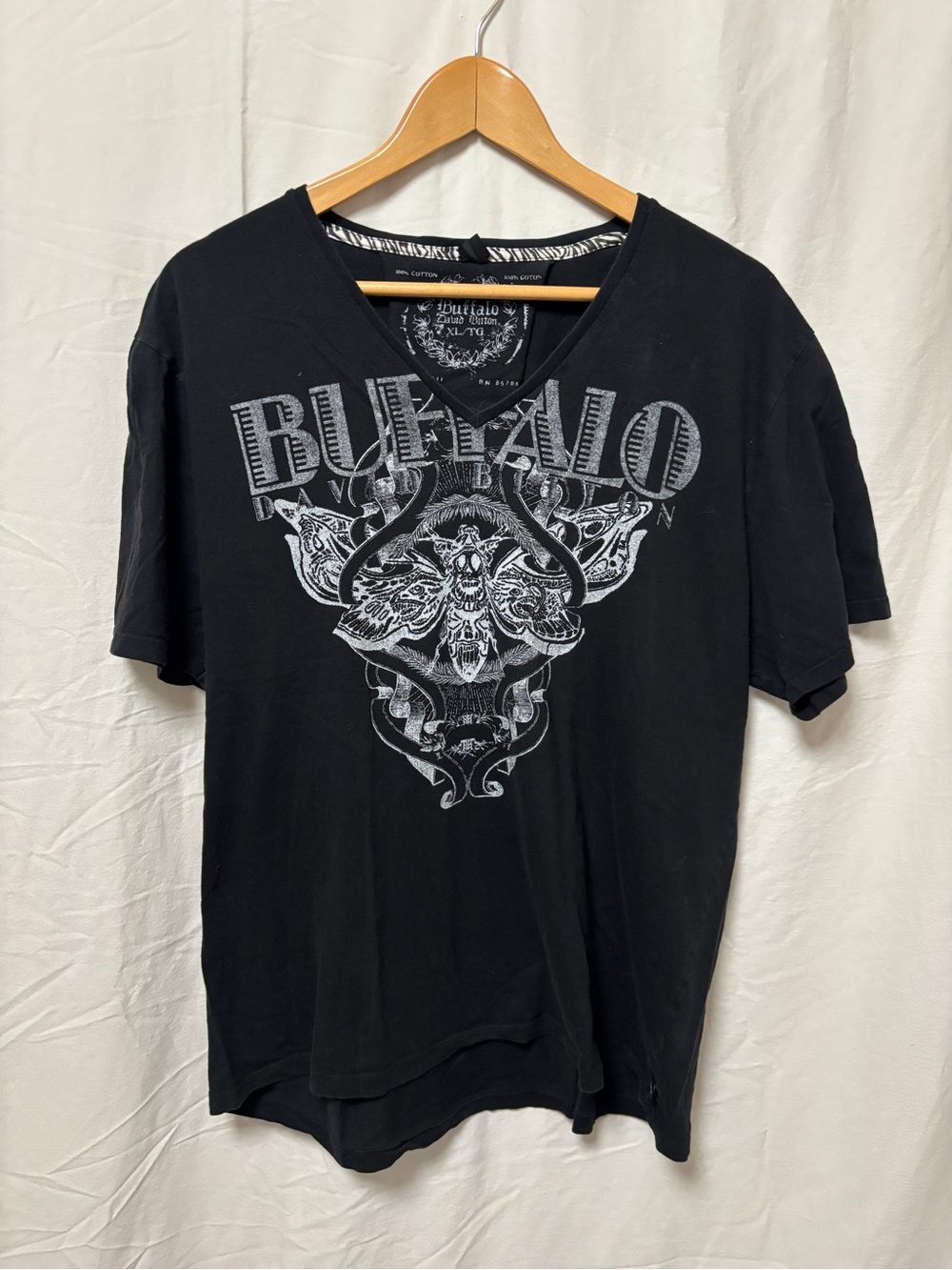 Buffalo David Bitton men’s v neck graphic t-shirt